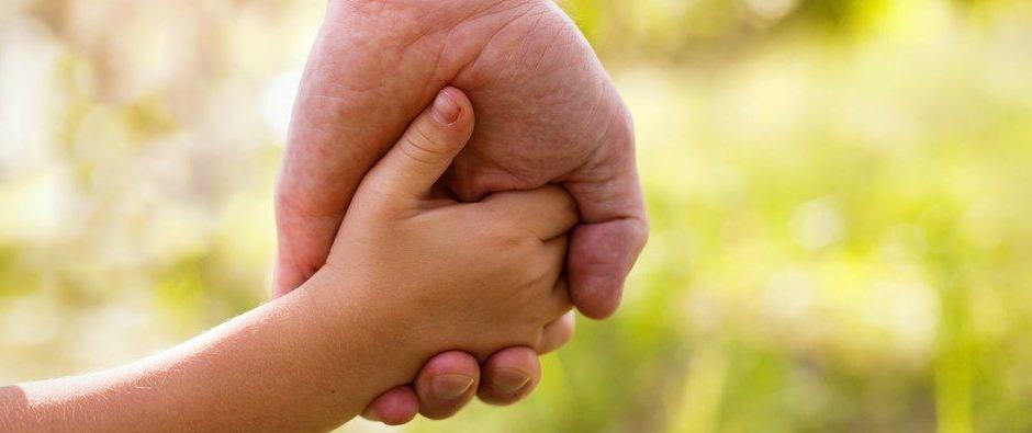 Как простить родителей за недополученную любовь в детстве - фото
